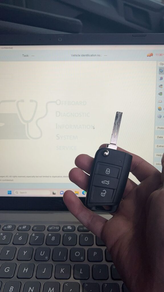 Using Genuined VAG Dealer Tool To Carry Out Key Programming On A Newer VW Vehicle